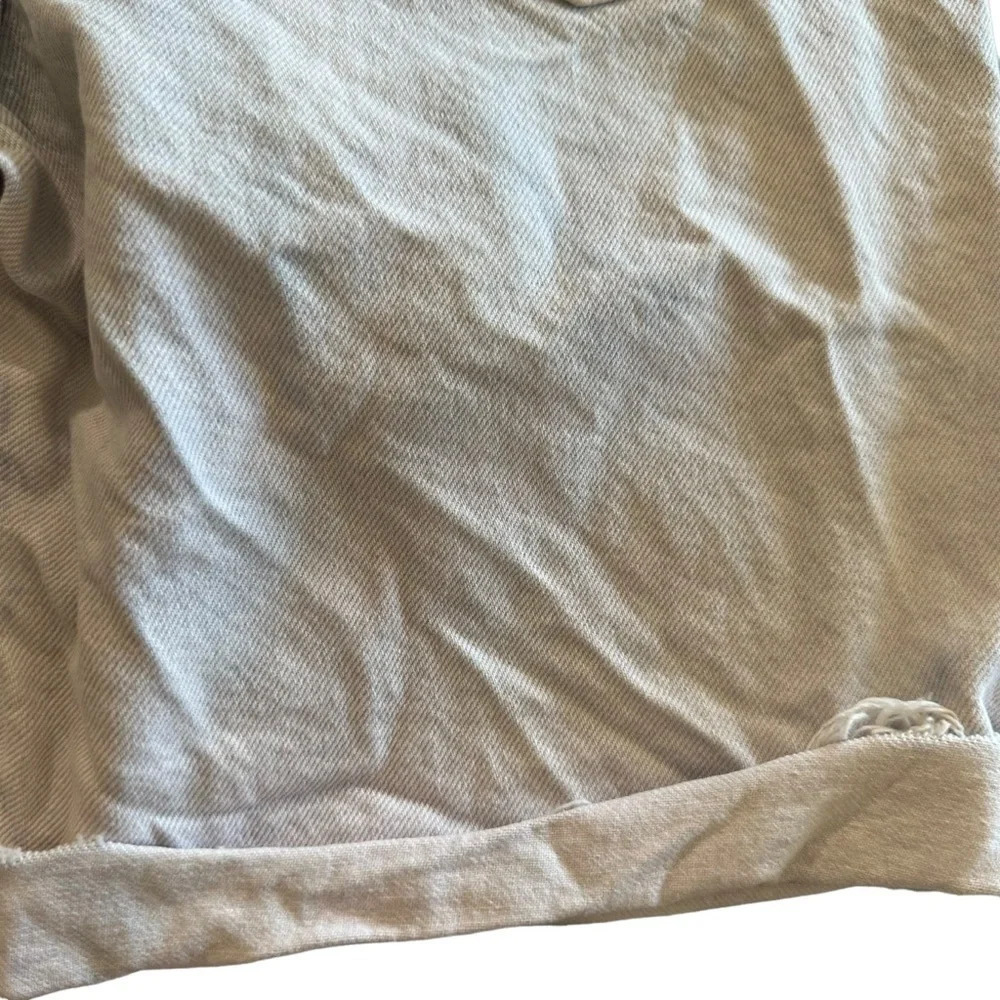 Zara women's size 4  distressed jean shorts, waist 15", inseam 7" - Picture 3 of 5